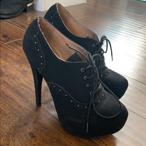 black heels w/ laces